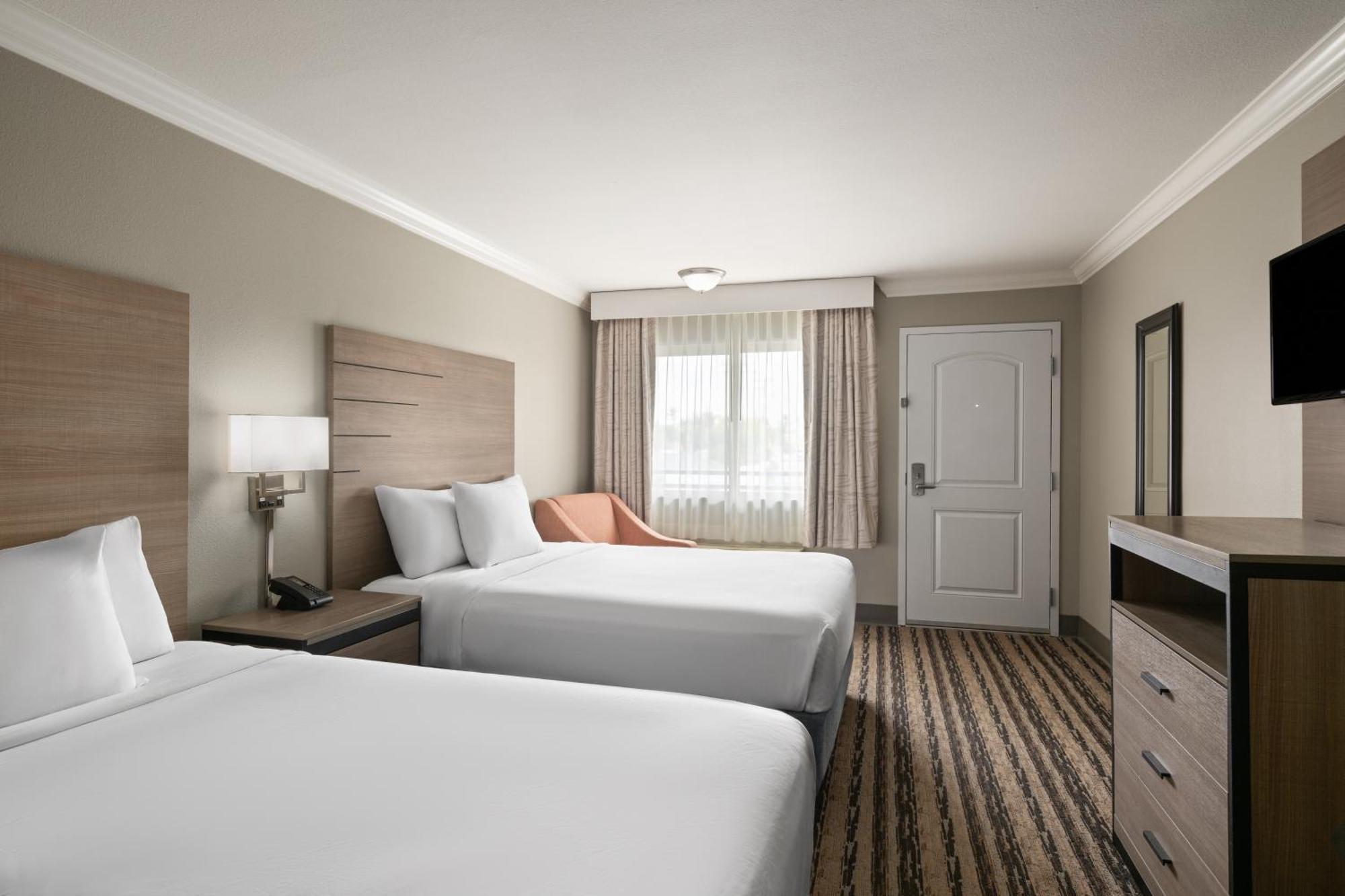 รามาดา บาย วินด์แฮม แอนาไฮม์ เมนเกต นอร์ท Hotel ภายนอก รูปภาพ